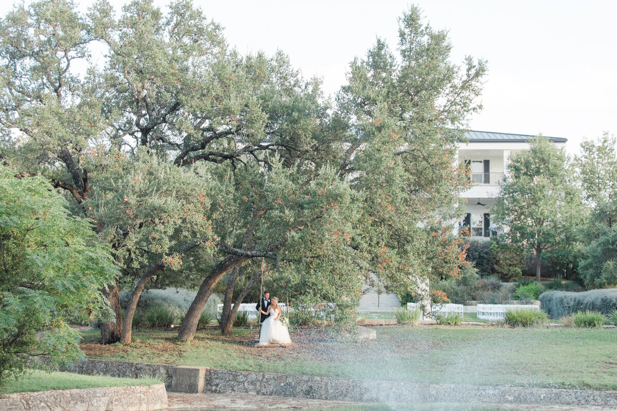 Kendall-Point-Texas-Wedding-Venue-Allison-Jeffers-Photography8