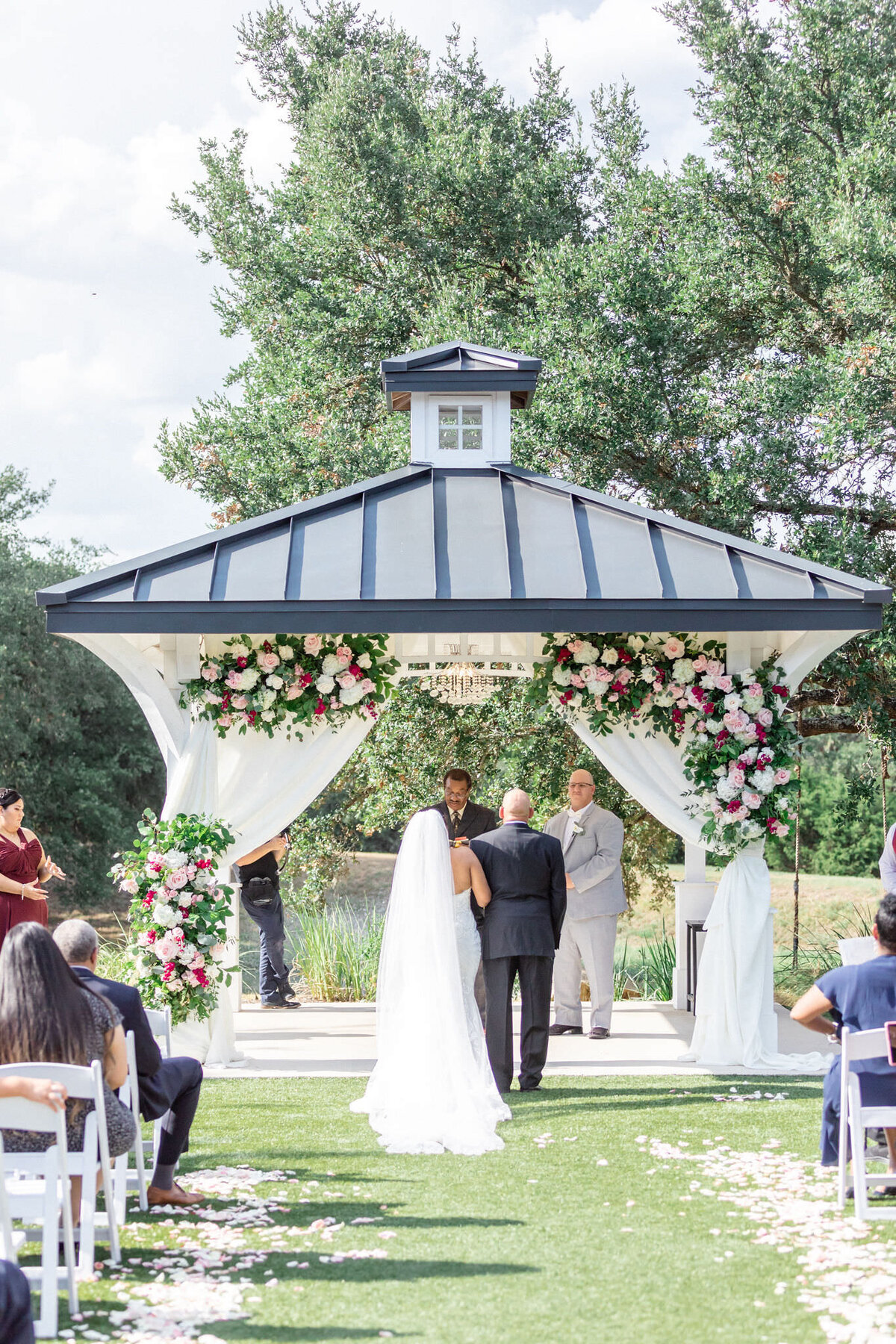 Kendall-Point-Texas-Wedding-Venue-Jessica-Chole-Photography-8
