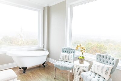 The clawfoot tub in the Acre 31 bridal suite.